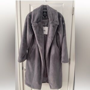 ALO Sherpa Trench in color FOG RARE (Sold Out)